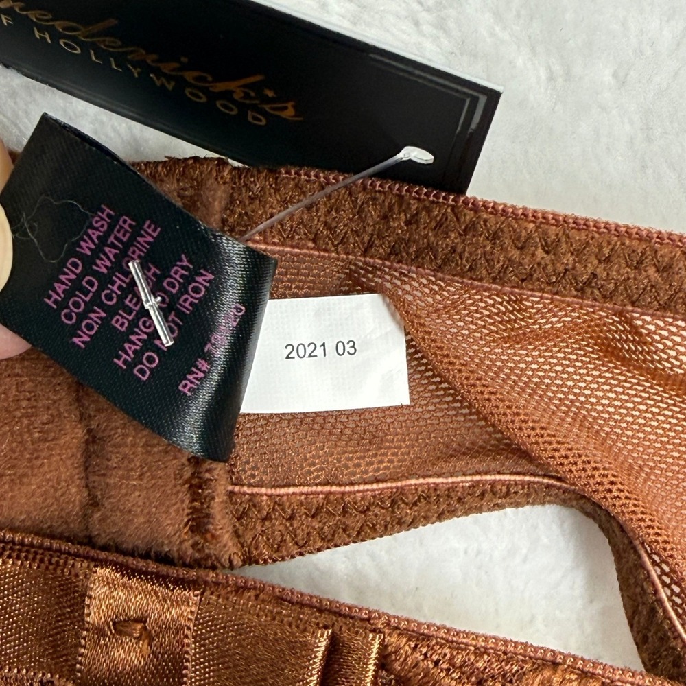 NWT Fredericks of Hollywood Jessica Lace Garter‎ Belt Brown S M - Picture 3 of 6